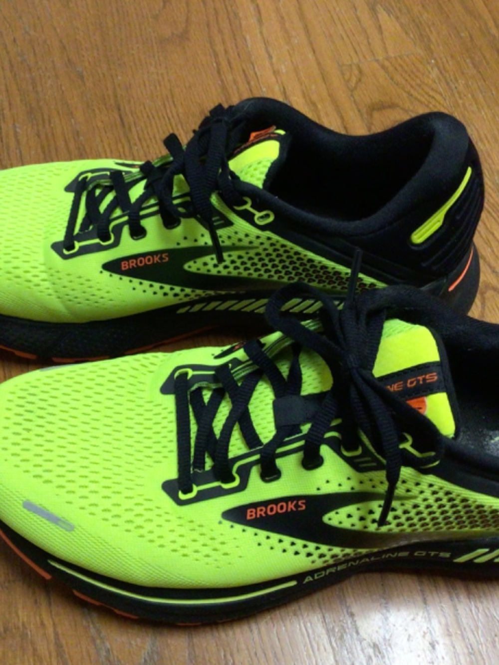 Gently worn Men’s Brooks Adrenaline GTS 22 Size 9.5 - Picture 4 of 7